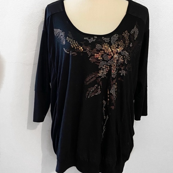 Miss Me Tops - Miss me size L sequined floral top lack back